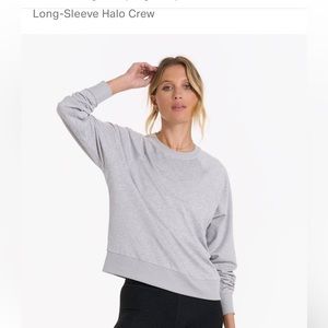 Vuori long sleeve halo crew light heathered grey size small
